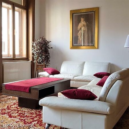 Luxury Apartment In The Heart Of Вараждин Екстер'єр фото